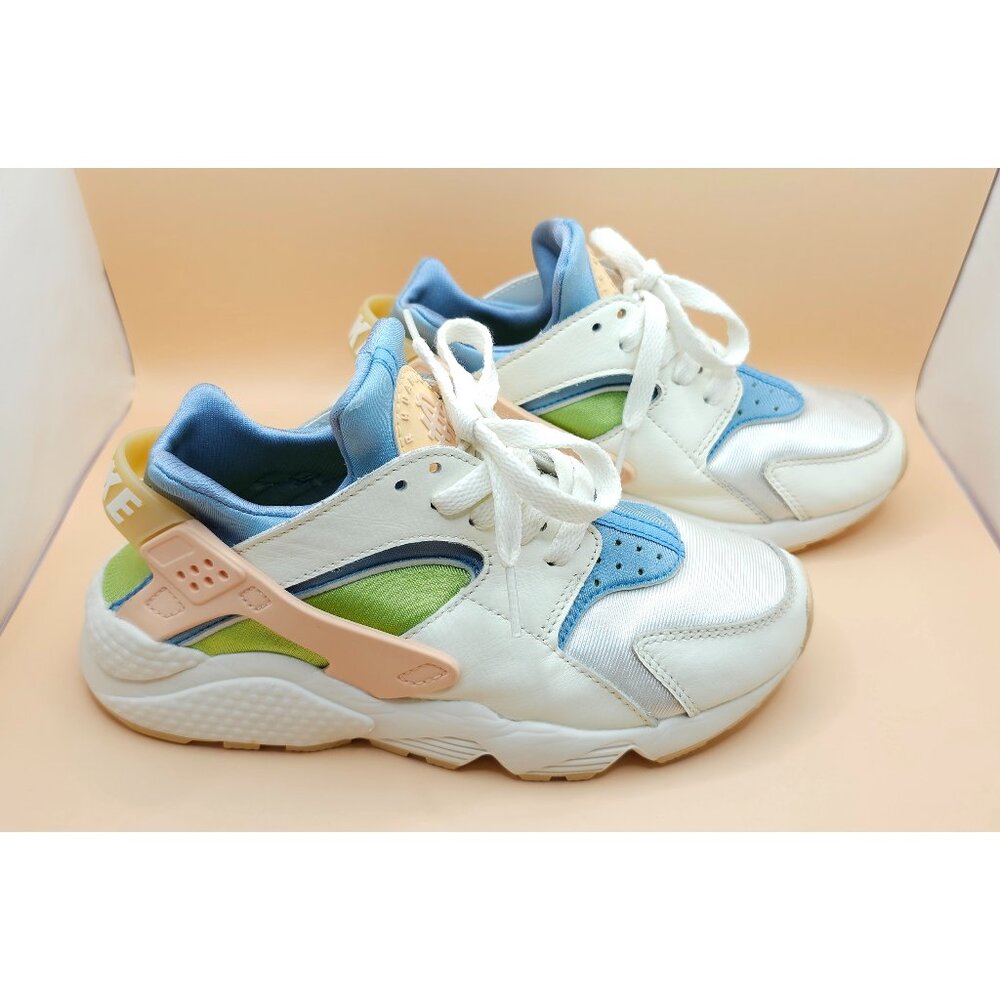 Women's Nike Air Huarache SE Pastel Colors & White Sun Club Sneakers Size 6.5